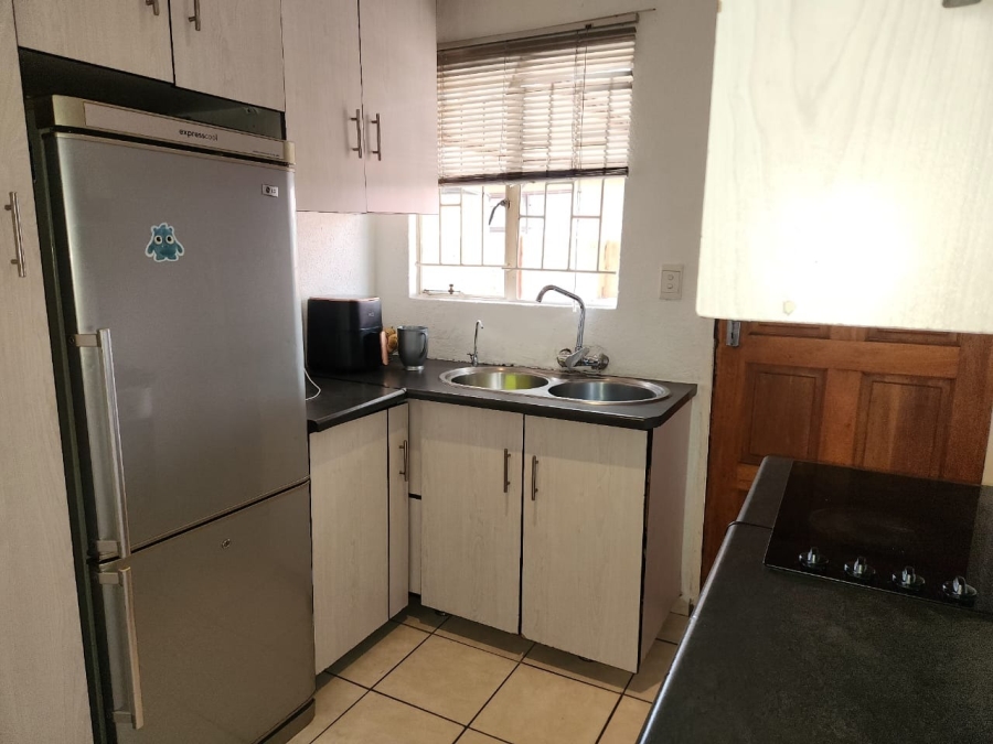 2 Bedroom Property for Sale in Tlhabane West North West